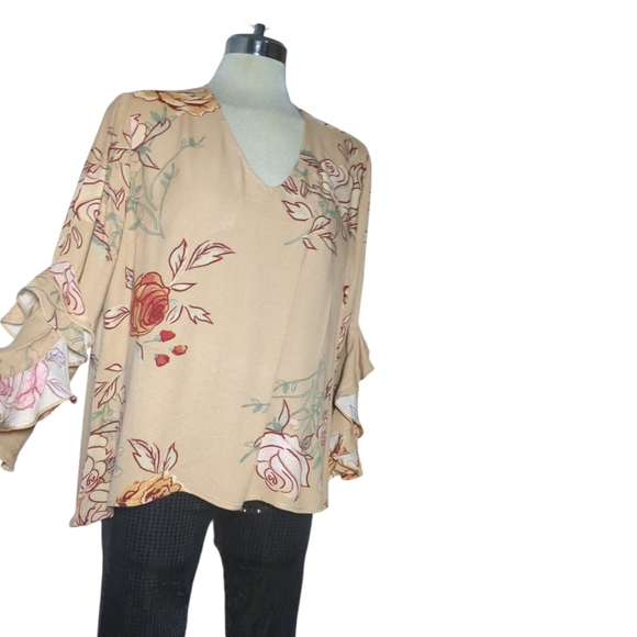 DG2 Beige and Red Floral 3/4 Long Sleeve SIZE M/Grande - Picture 9 of 16